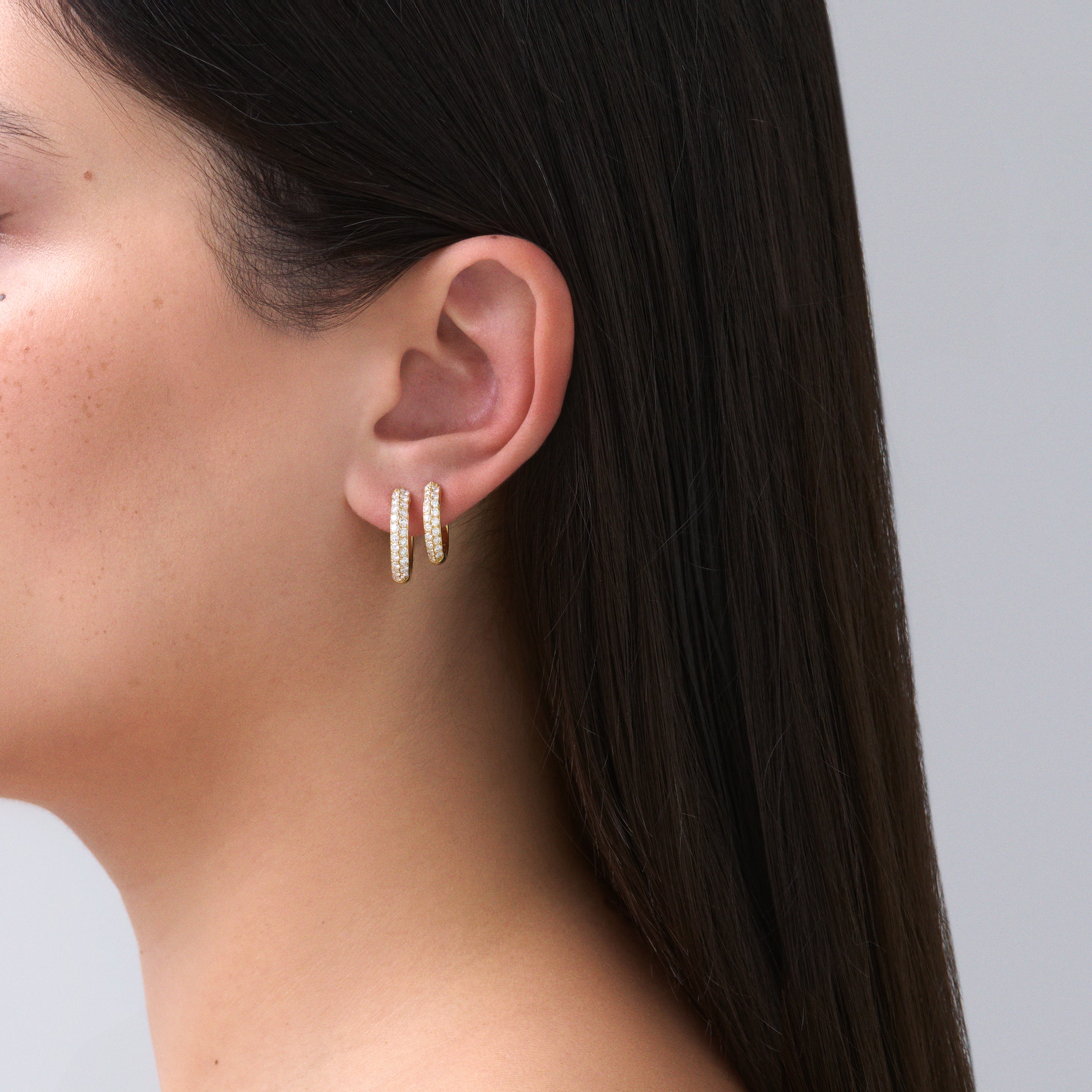 Artisan Canyon Medium Round Huggies | 18K Yellow Gold - Image 4