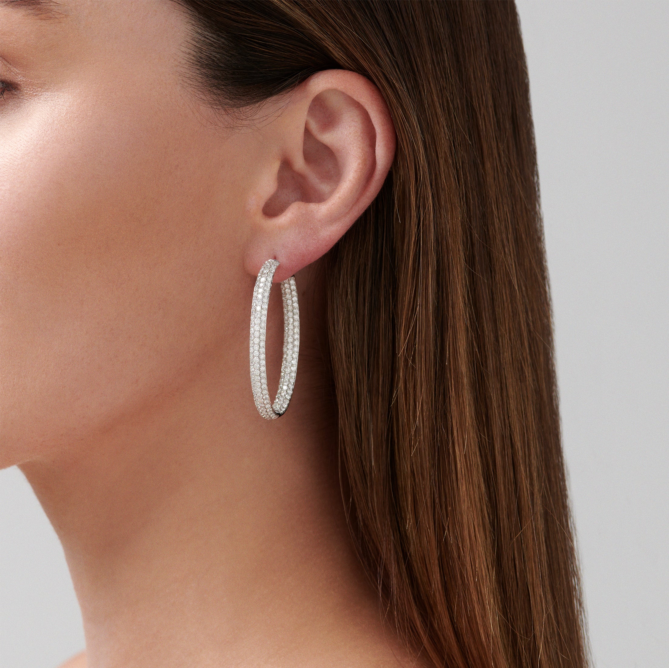 Artisan Pavé Oval Hoop Earrings | 18K Yellow Gold - Image 5
