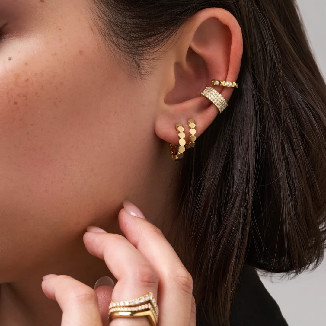 Capri Dreaming® Golden Huggie Earrings Small | 18K Yellow Gold - Image 4