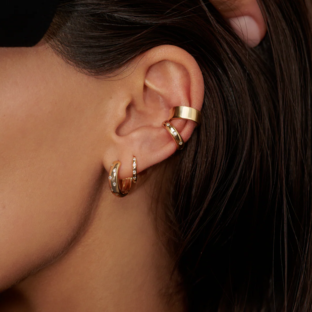 Capri Dreaming® Pebble Huggies Small | Yellow Gold - Image 17