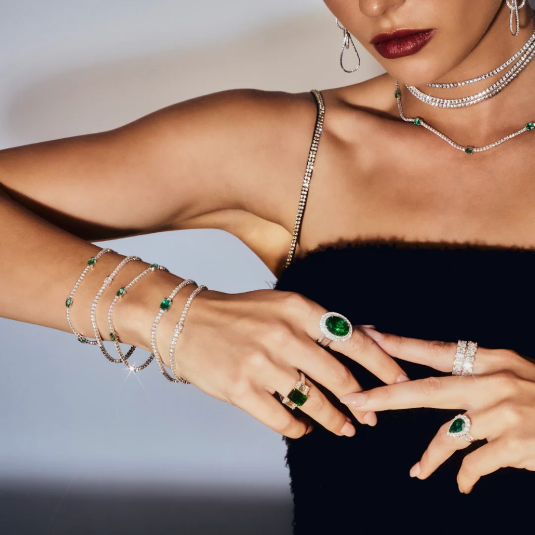 Classic Tennis Bracelet with Emerald Gemstones | White Gold - Image 4