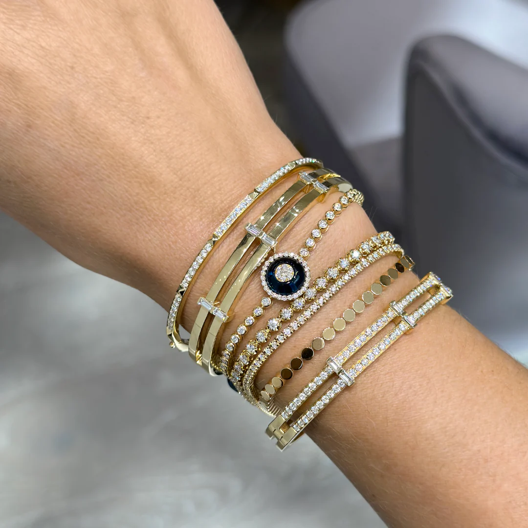 R.08® Une Bangle | 18K Yellow Gold - Image 5