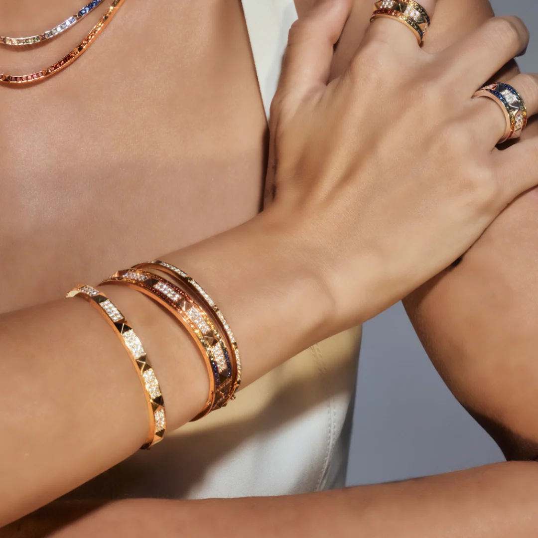 R.08® Une Bangle | 18K Yellow Gold - Image 8